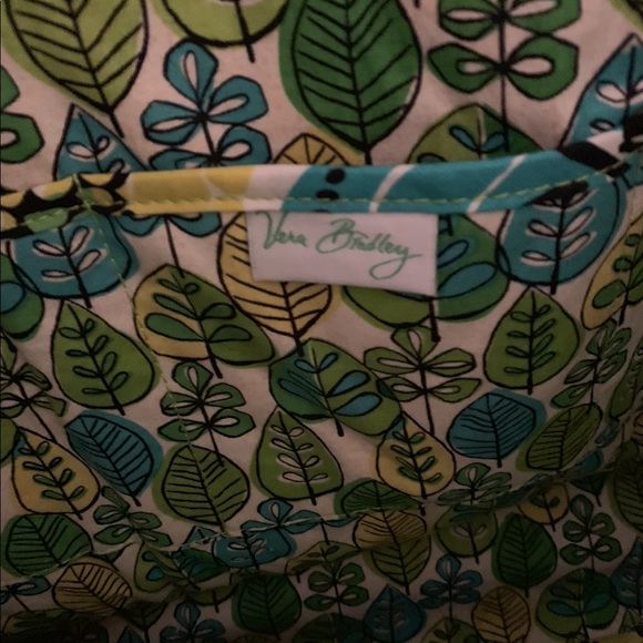 Vera Bradley Bag with Zipper - Picture 3 of 4